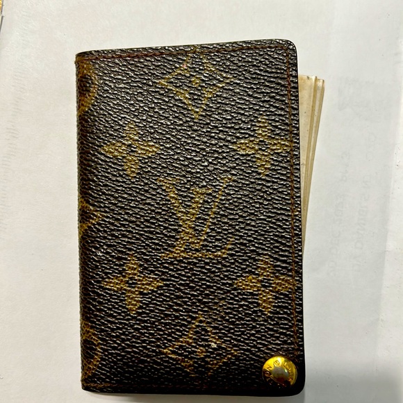 PreLoved Louis Vuitton card holder Flawed